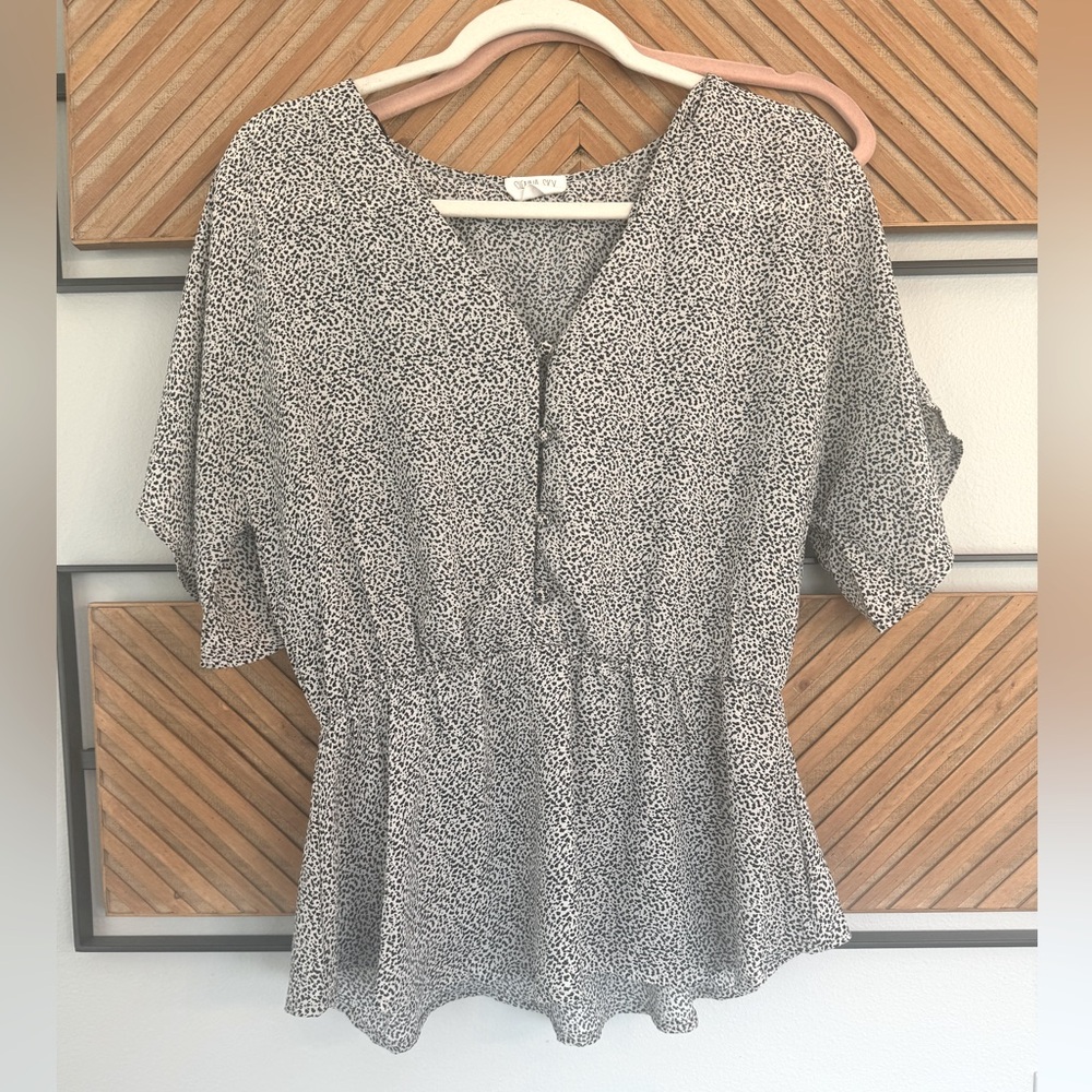Sienna Sky Women’s Blouse